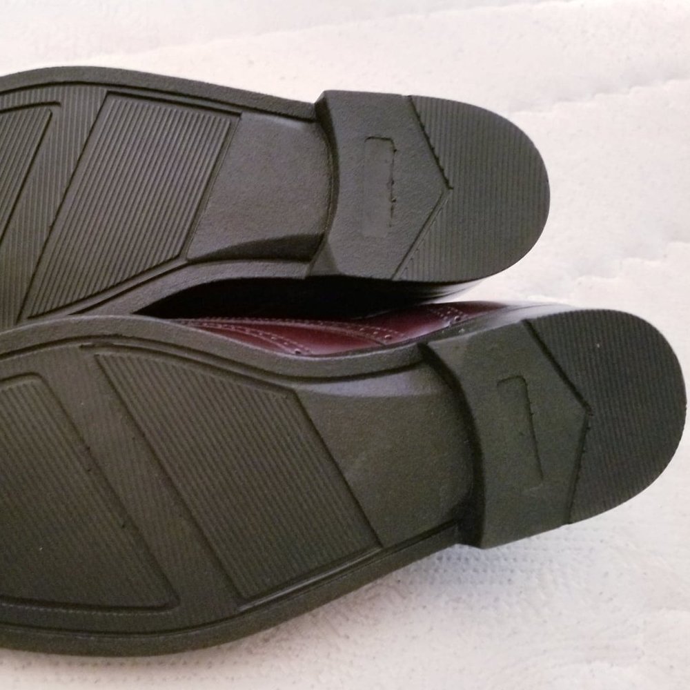 Shoes - Picture 5 of 5